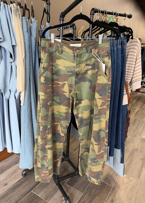 Risen Mid Rise Crop Barrel Pants w/ Camo Print