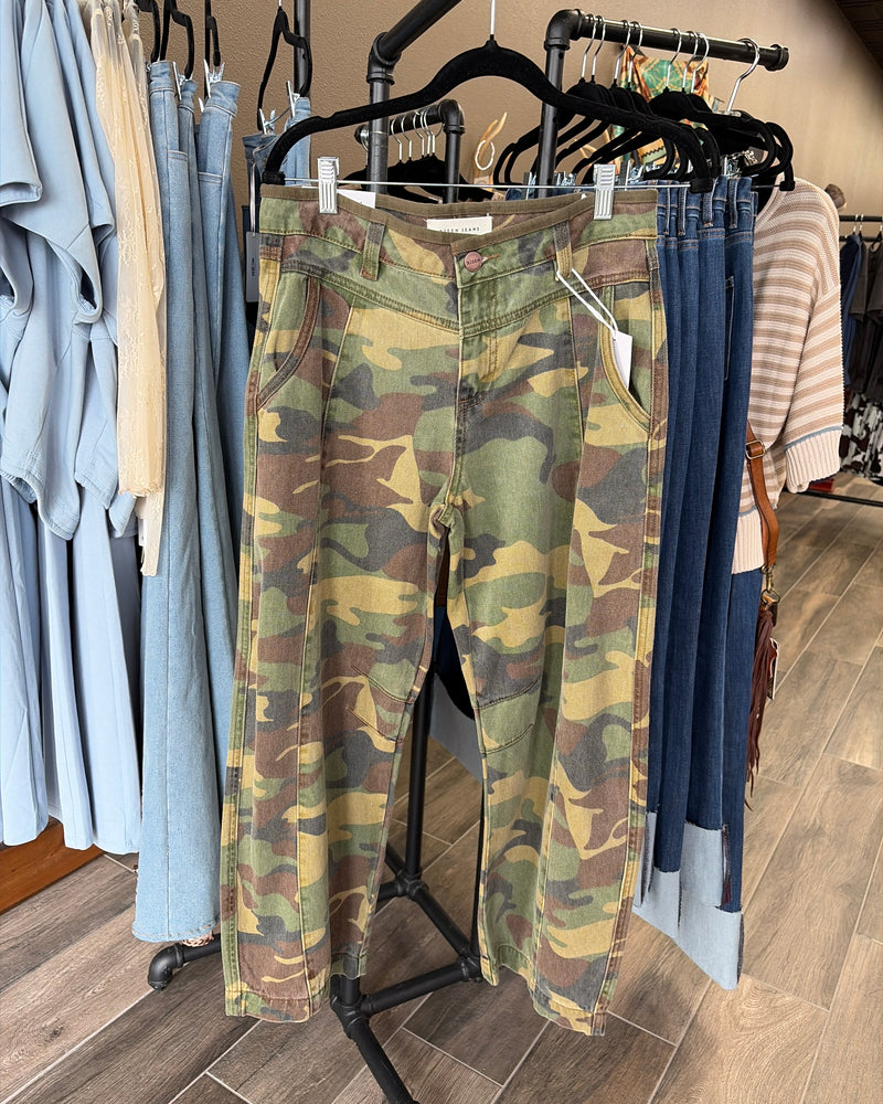 Risen Mid Rise Crop Barrel Pants w/ Camo Print